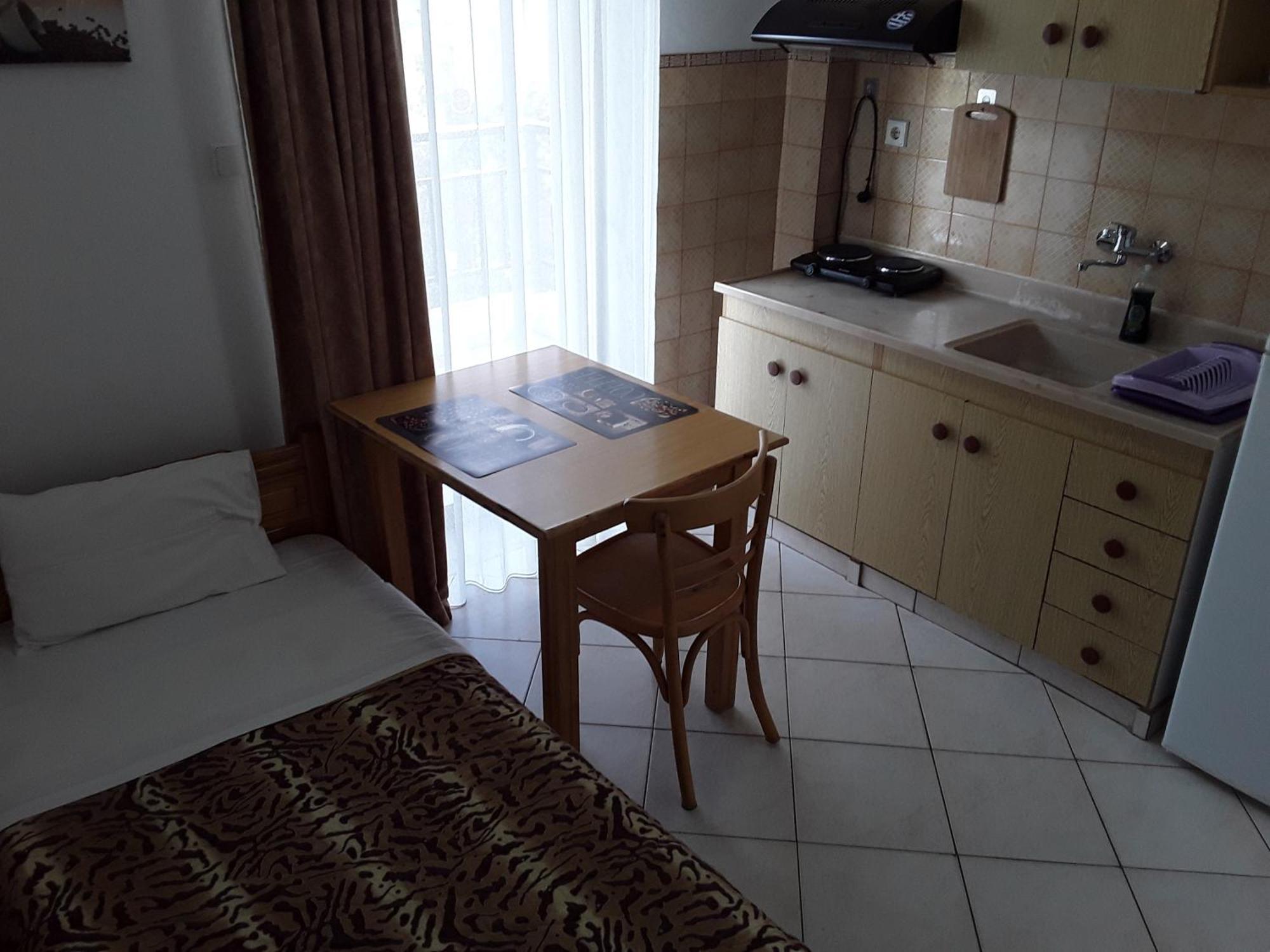 Aparthotel Hause Zorbas Paralia Dionisiou Zimmer foto
